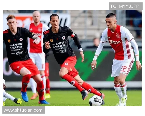 荷甲焦点战费耶诺德迎战赫拉克勒斯全力争胜展现实力 荷甲焦点战费耶诺德迎战赫拉克勒斯全力争胜展现实力